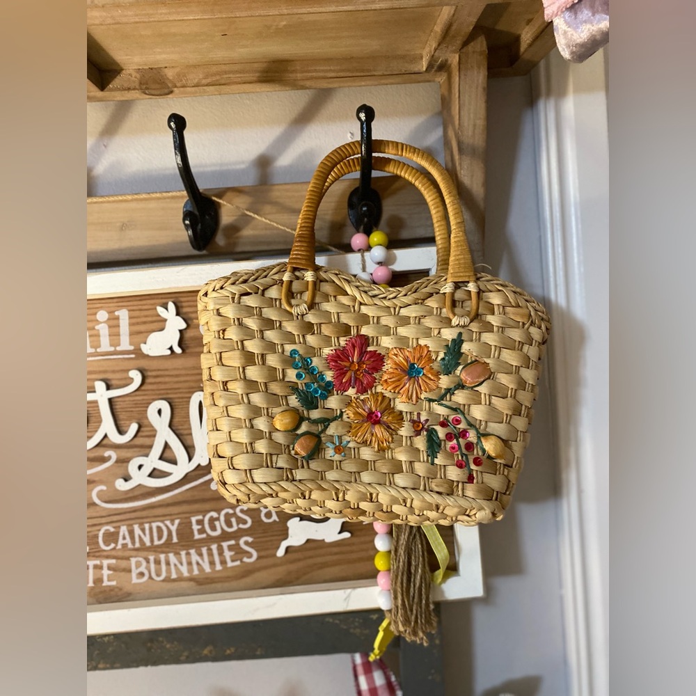 Woven straw summer bag